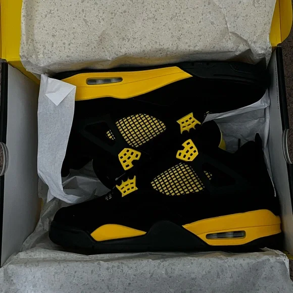 Jordan 4 yellow thunder